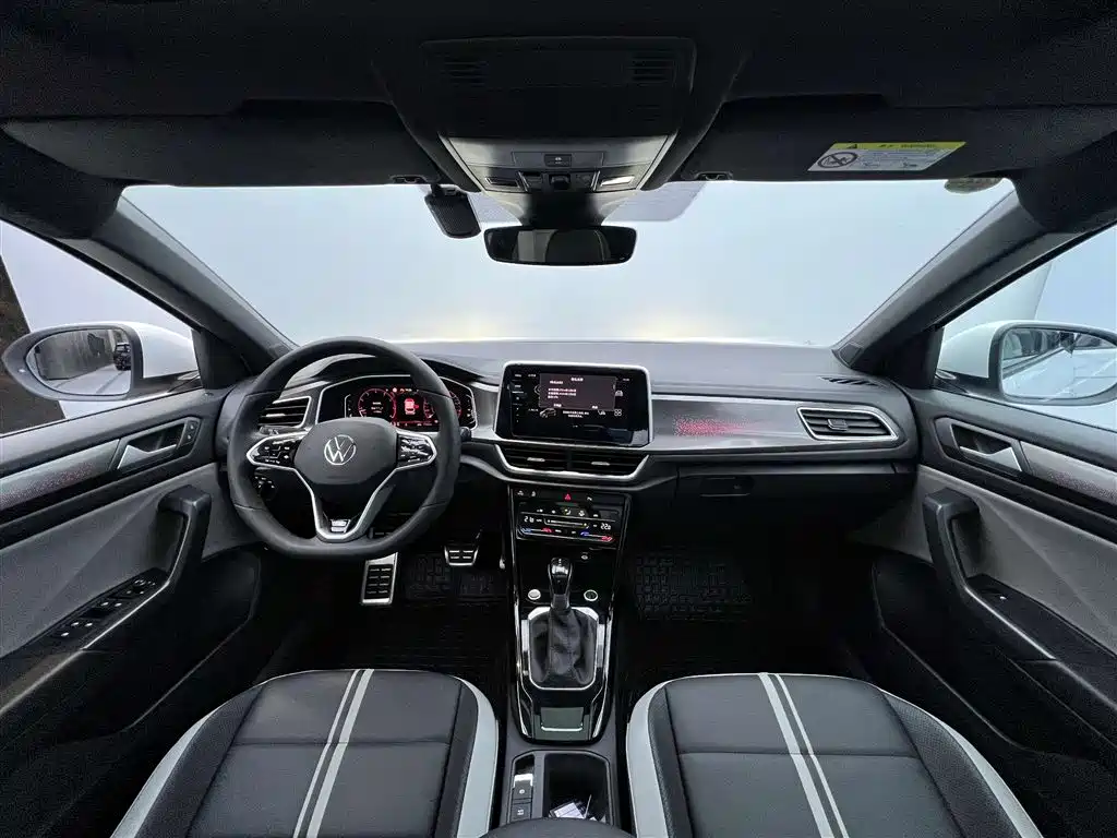 VOLKSWAGEN T-ROC EXPLORING SONGS