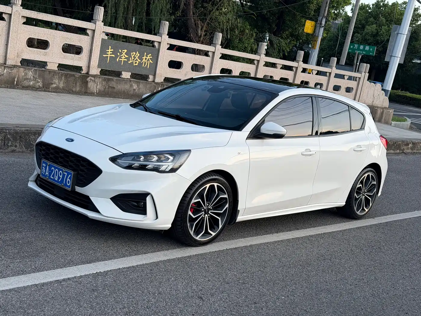 Ford Focus 2021 2020 Hatchback EcoBoost 180 Automatic ST Line
