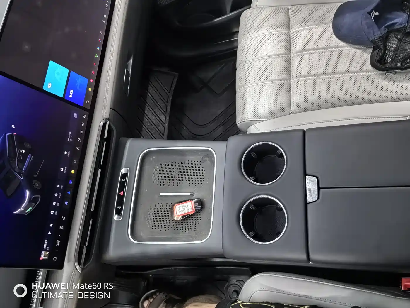 Voyah Auto Voyah Dreamer 2025 PHEV AWD Flagship Kunpeng Edition фото 10