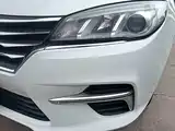 Фото 24 - Roewe 360