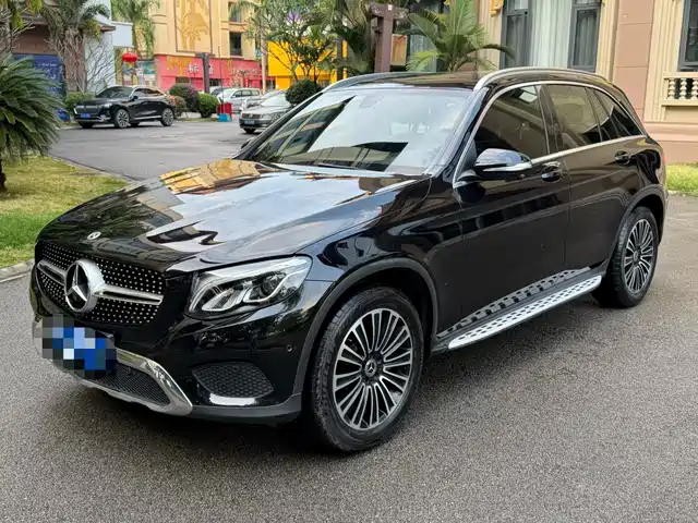 MERCEDES-BENZ GLC