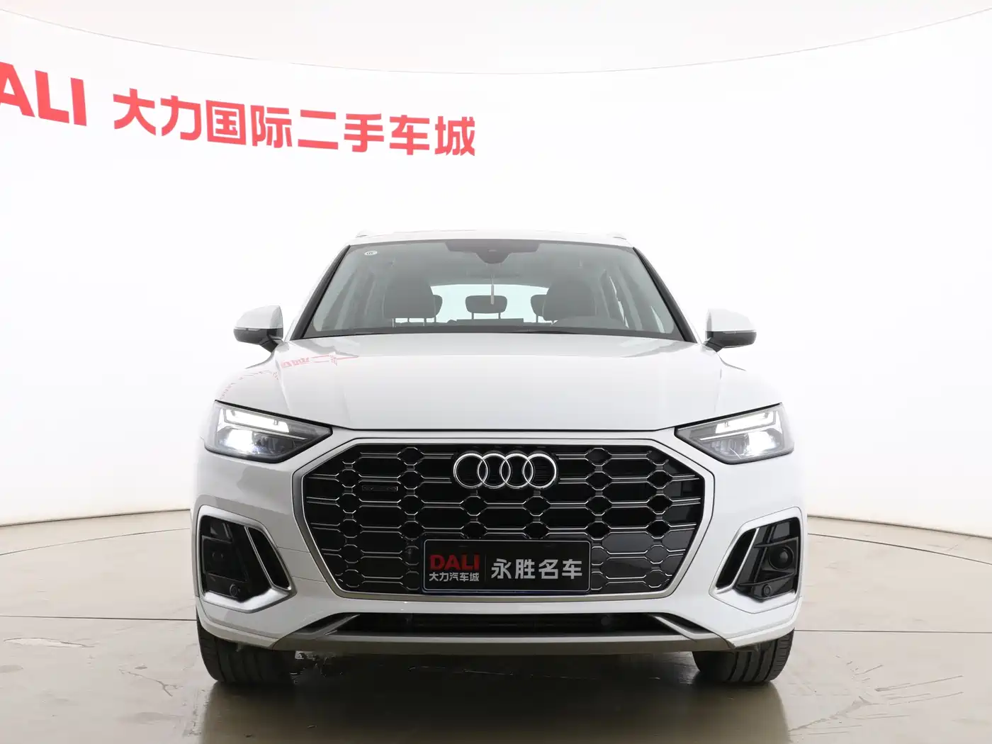 Audi Q5L 2024 Model 40 TFSI Fashion Dynamic фото 2