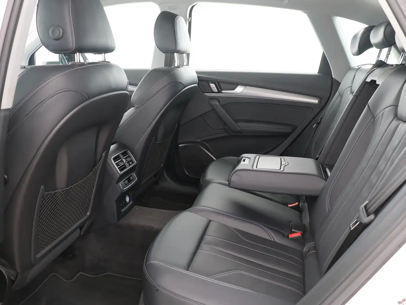 Audi Q5L 2024 Model 40 TFSI Fashion Dynamic фото 10