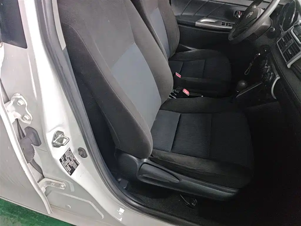 Toyota YARiS L Zhi Xuan 2014 1.3E Automatic Charming Edition фото 25