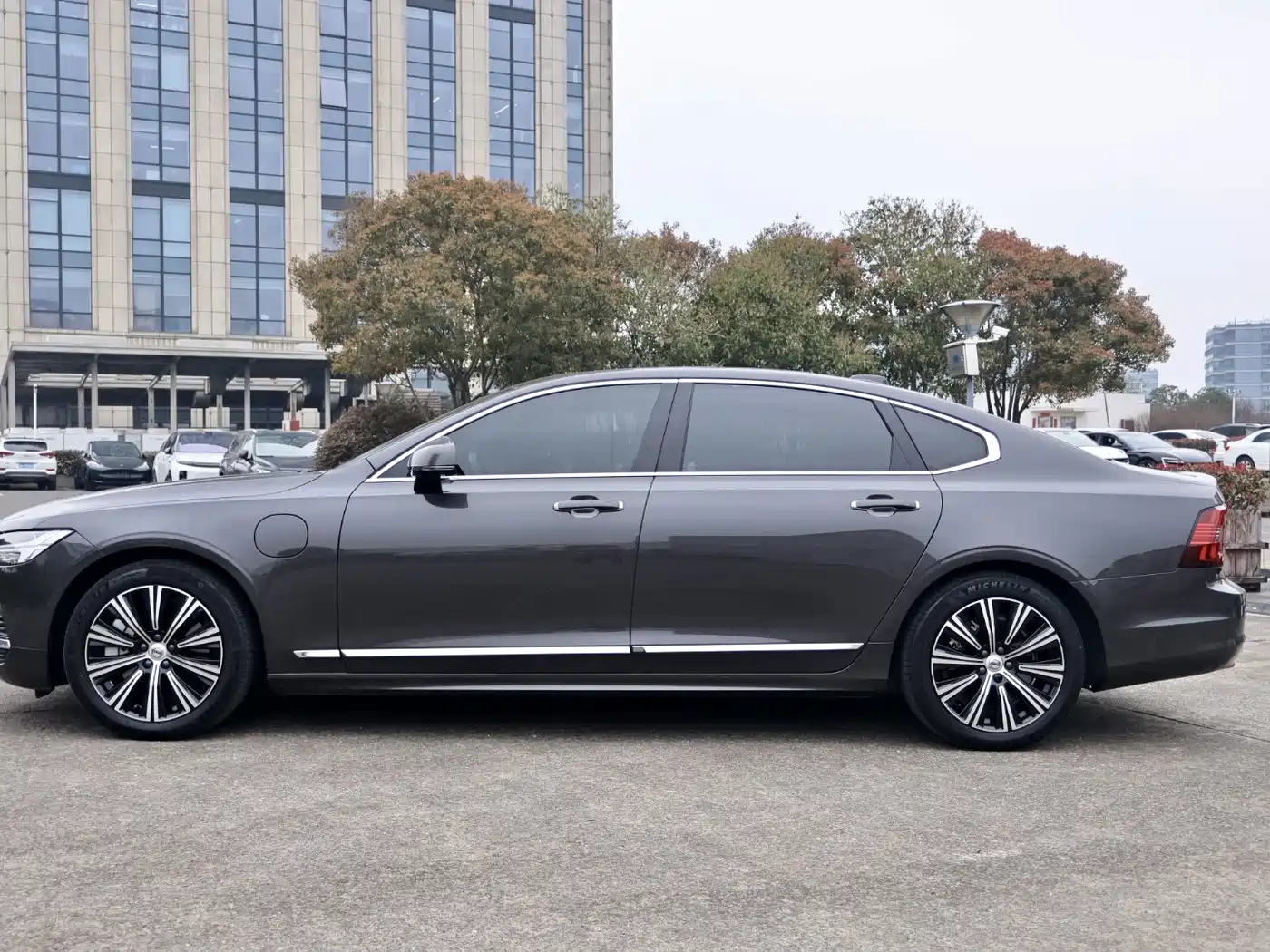 VOLVO S90 PLUG IN HYBRID