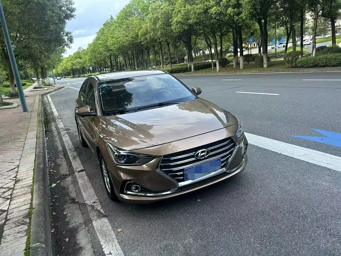 Hyundai Elantra 2017 1.6L Manual DLX Comfort Edition фото 3