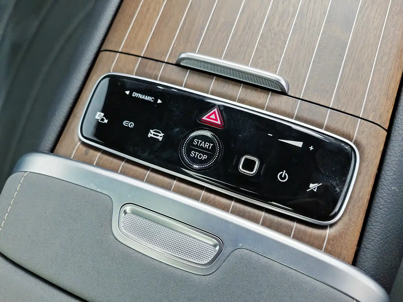 Mercedes-Benz EQS SUV 2023 450 4MATIC Pioneer Edition фото 19