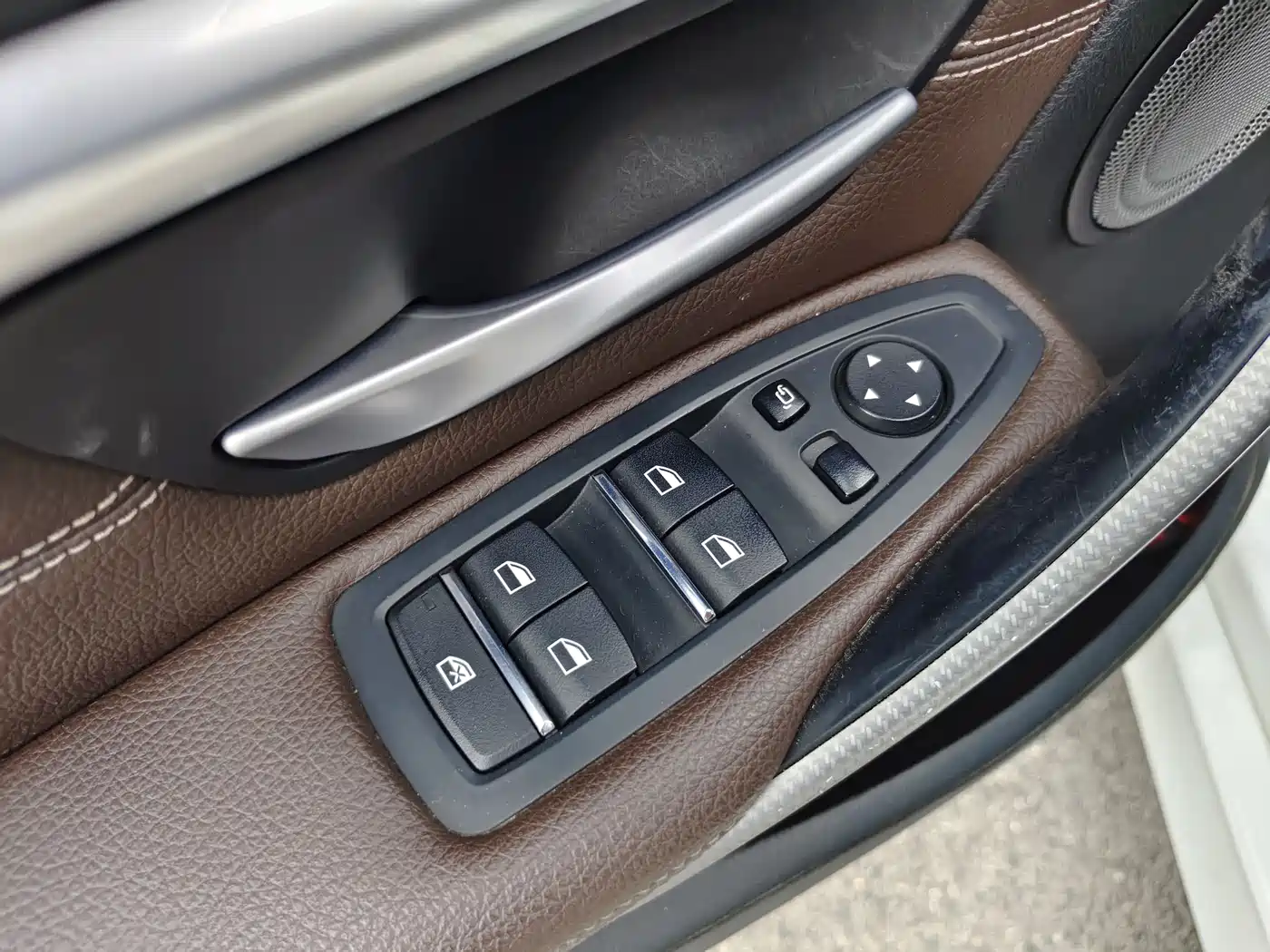 BMW 3 Series 2019 320i M Sport Black Night Edition фото 13