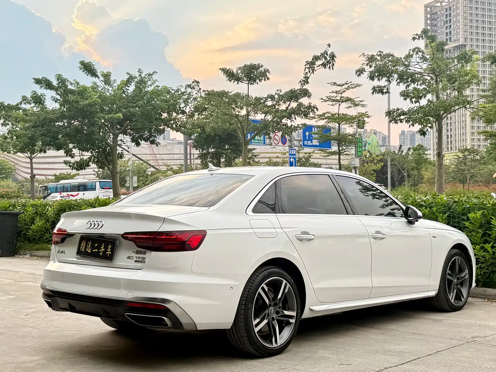 Фото 7 - Audi A4L