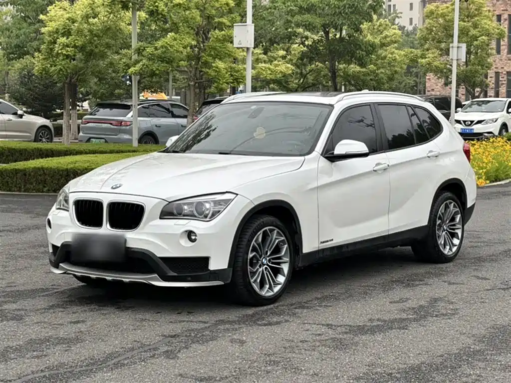 BMW X1 2015 Model xDrive20i Fashion Advanced Edition фото 2