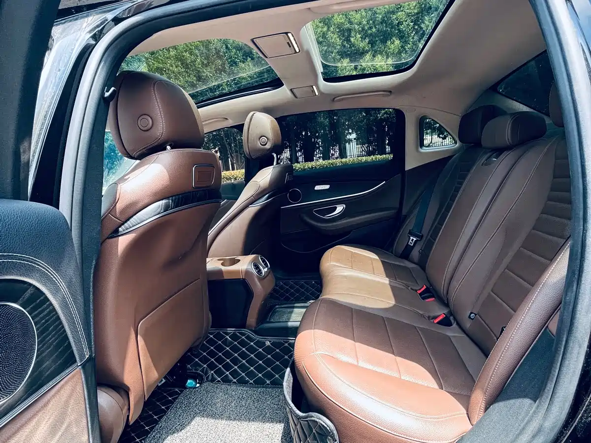 Mercedes-Benz E-Class 2020 E 300 L Sport Fashion Model фото 3