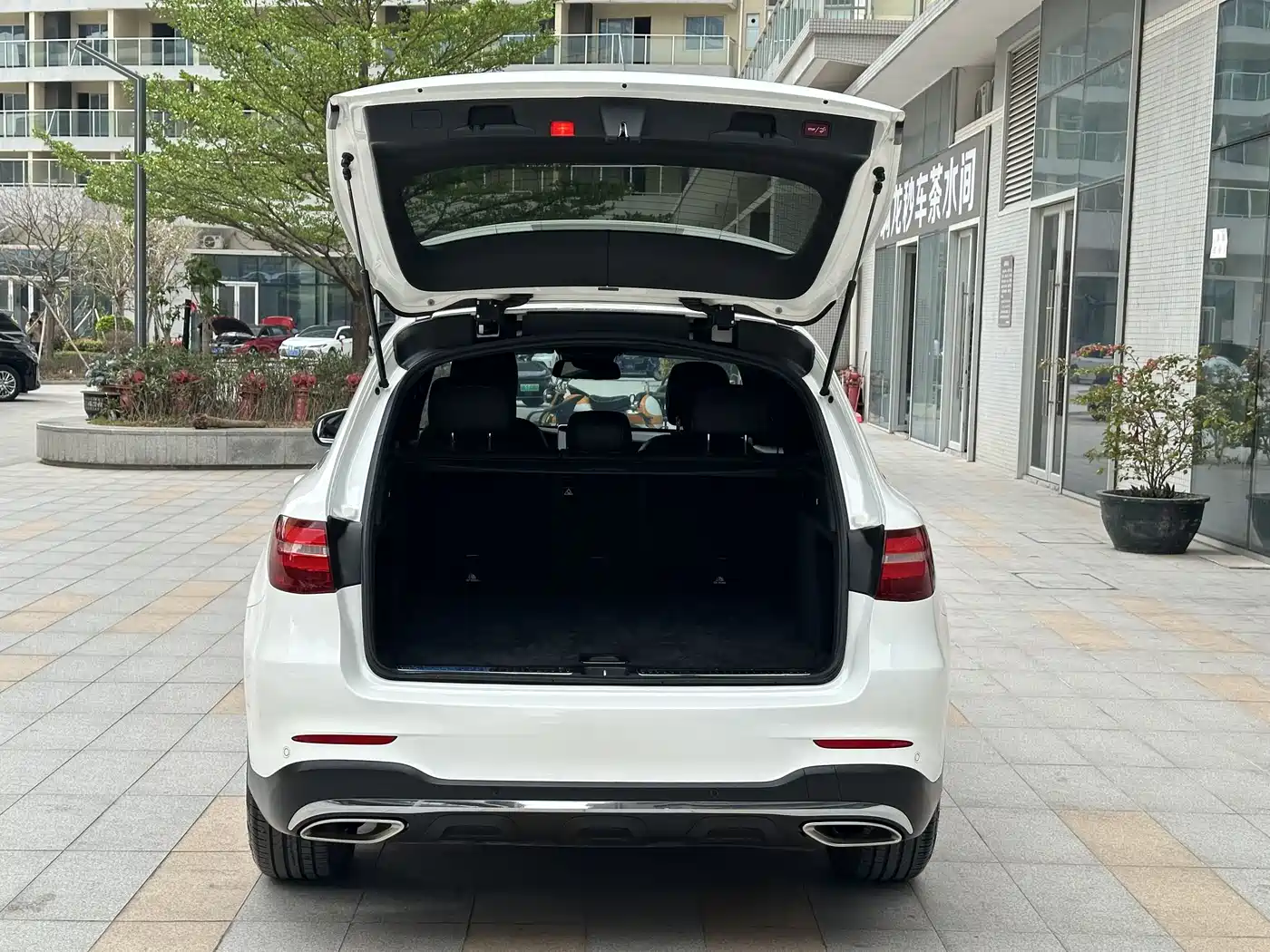 Mercedes-Benz GLC 2018 Facelift GLC 260 4MATIC Luxury фото 22
