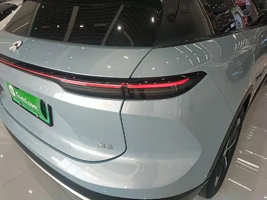 Фото 24 - NIO ES6