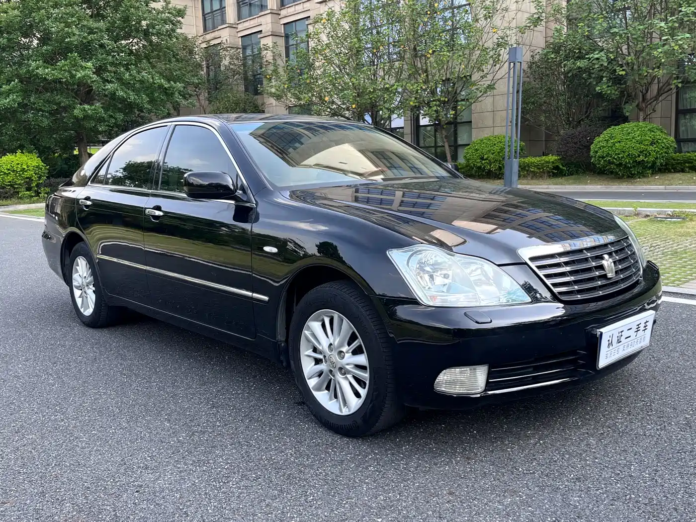 Toyota Crown 2005 Model 3.0L Royal Saloon фото 3