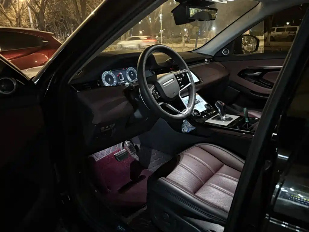 Land Rover Range Rover Evoque 2023 Range Rover Evoque L 249PS Luxury Edition фото 9