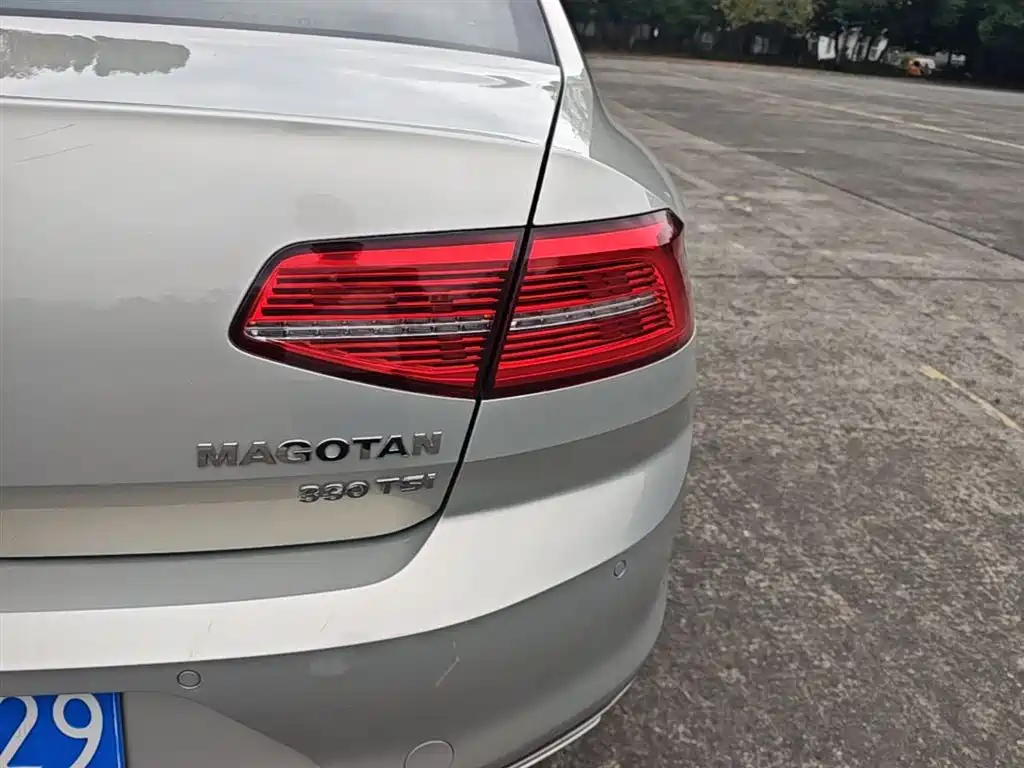 Volkswagen Magotan 2017 330TSI DSG Luxury фото 8