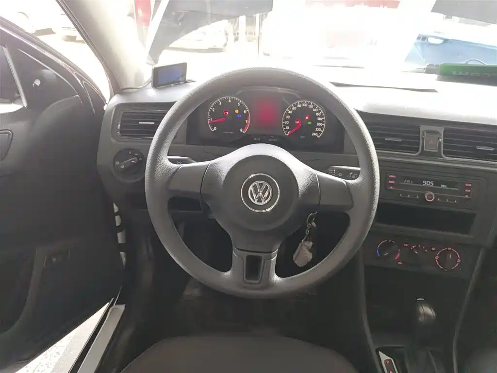 Volkswagen Santana 2015 1.6L Automatic Trend Edition фото 7