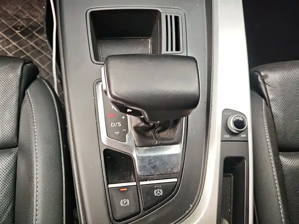 Audi A4L 2020 40 TFSI Luxury Dynamic фото 7