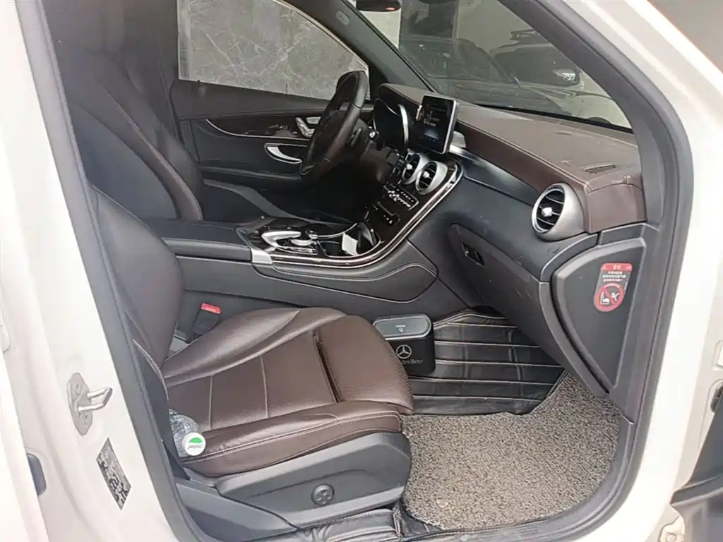 Mercedes-Benz GLC 2016 GLC 260 4MATIC Luxury фото 24