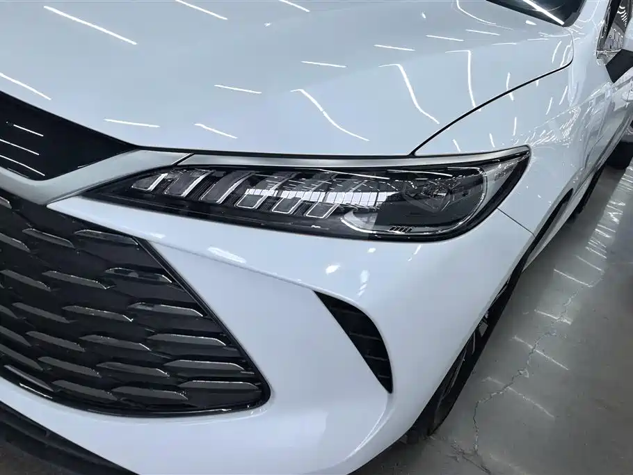 BYD Qin PLUS 2025 DM-i Smart Drive 55KM Leader фото 5