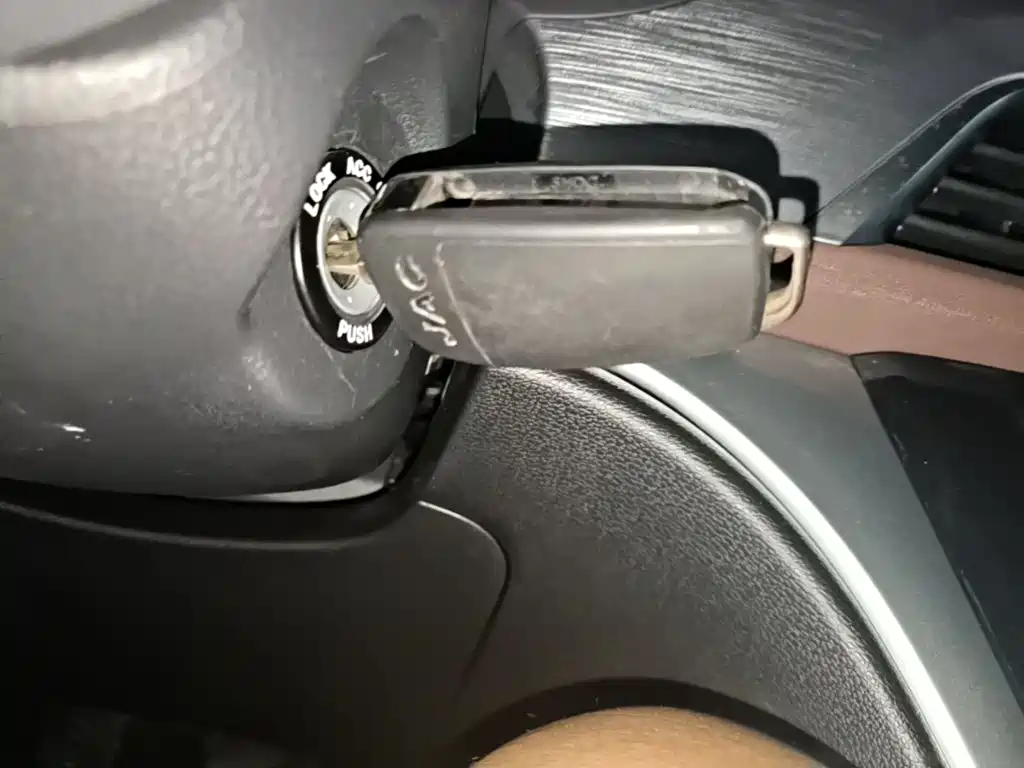 JAC Refine M3 2024 2023 PLUS 1.5T 7/8-seater Smart Connect Edition