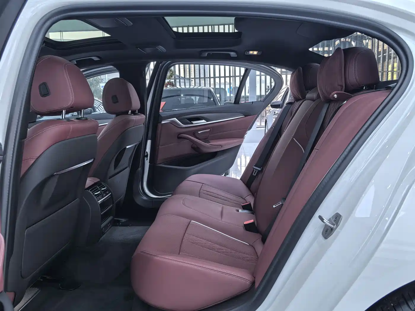 BMW 5 Series 2023 Facelift 530Li Leading M Sport Package фото 7