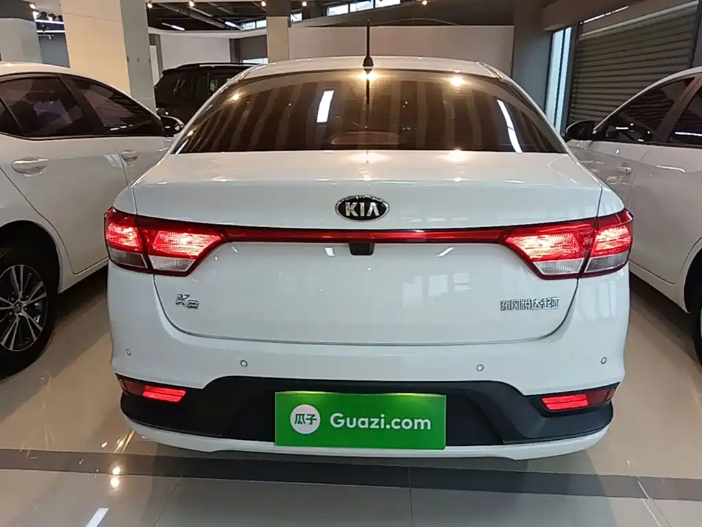 Kia K2 2017 2017 Sedan 1.4L AT GLS