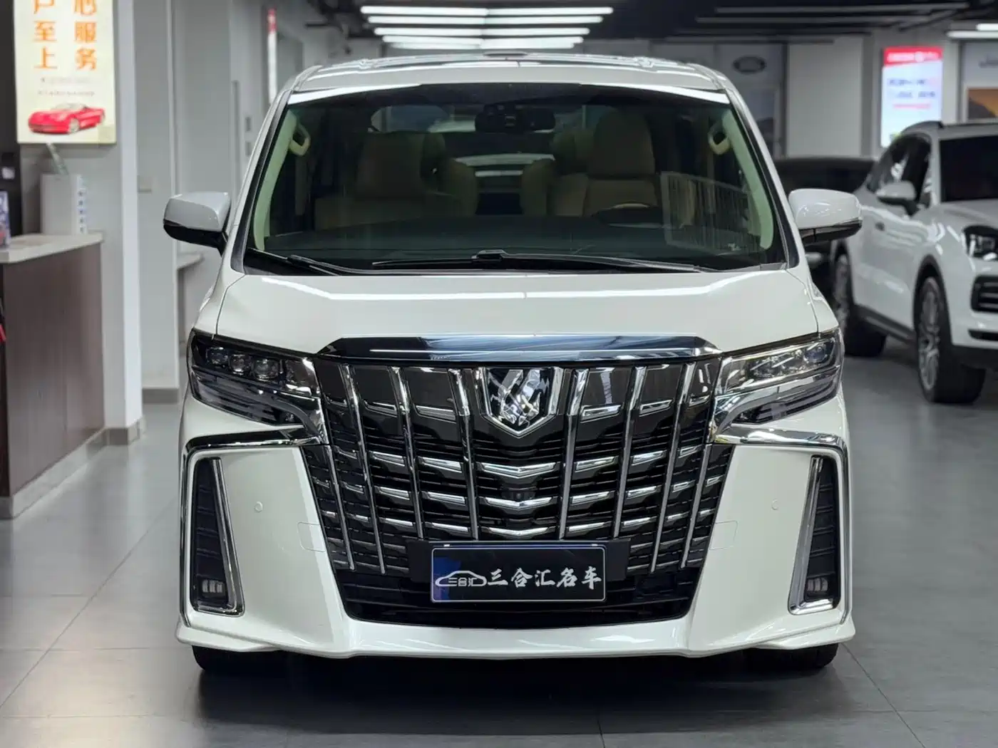 Toyota Alphard 2018 3.5L Premium фото 2