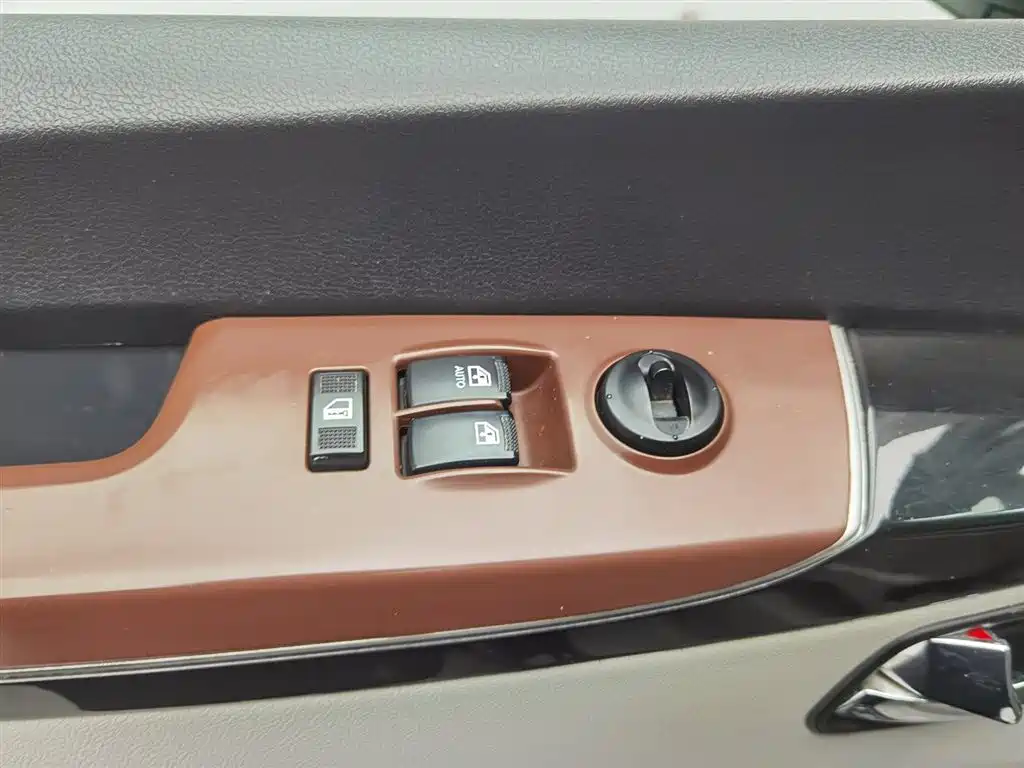 JIANGQI GROUP RUIFENG M5