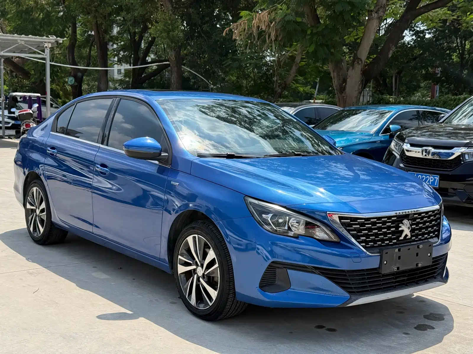 Photo 3 - Peugeot 408