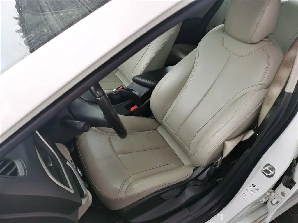 Buick Excelle 2019 15T DCT Connected Elite Type China VI фото 7