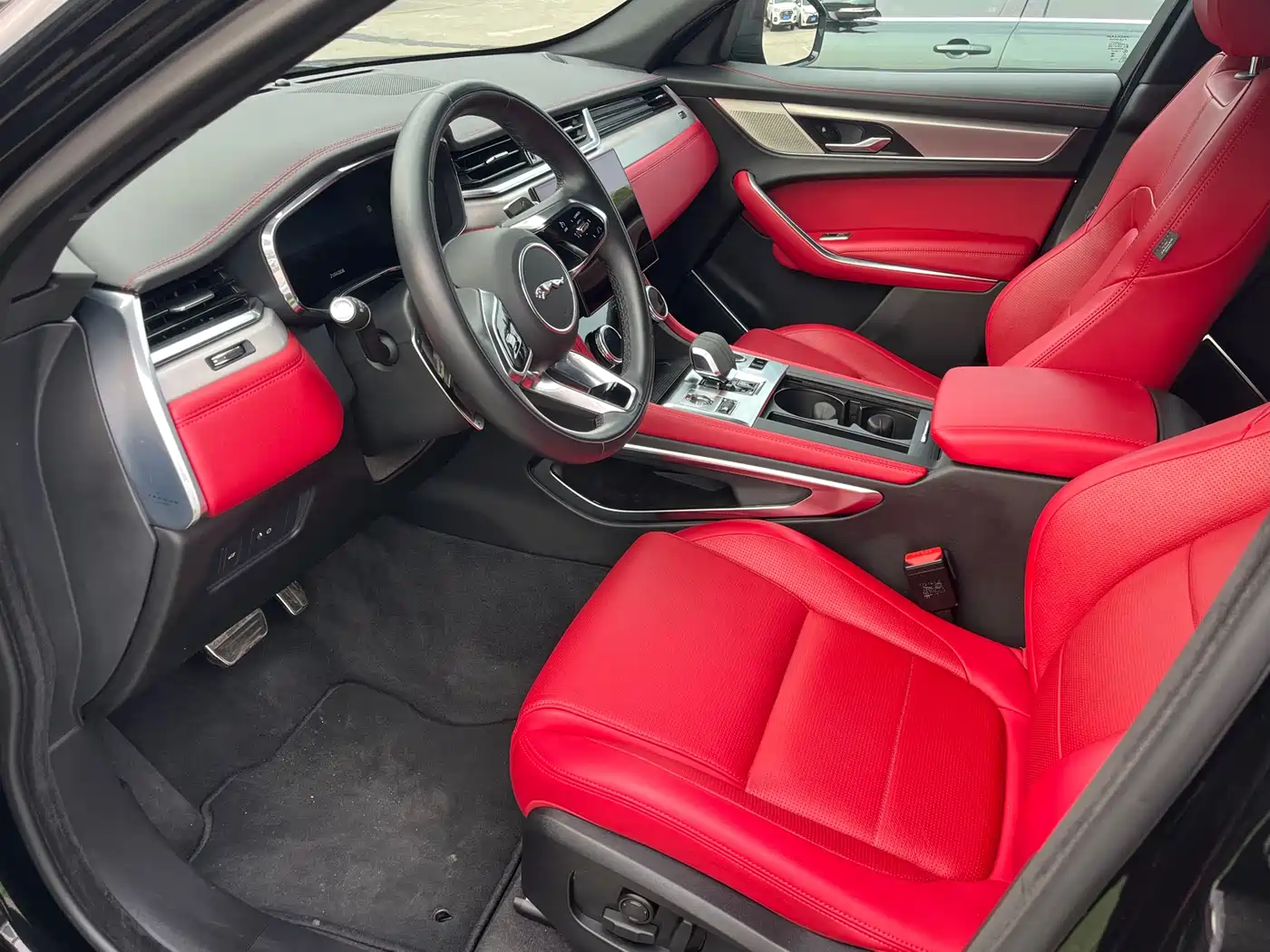 JAGUAR F-PACE