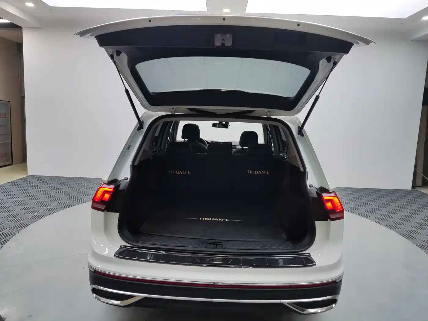 Volkswagen Tiguan L 2023 280TSI 2WD Trend Limited Edition фото 8