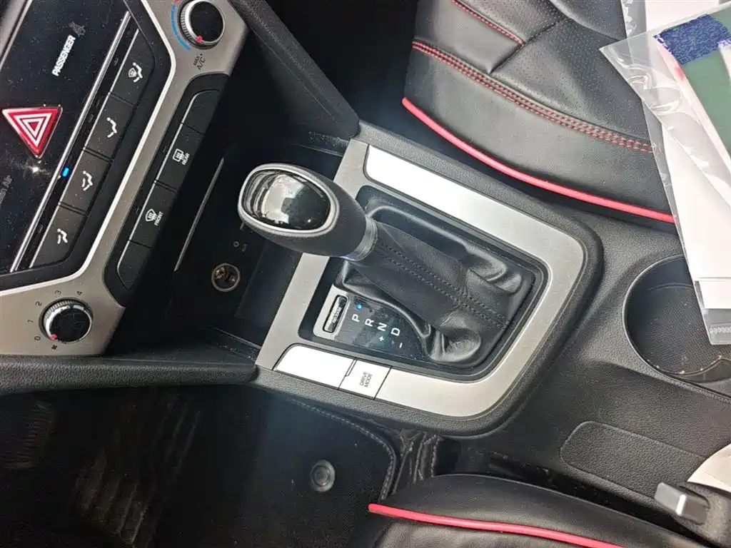 Hyundai Elantra 2016 Model 1.6L Automatic Smart Elite фото 14