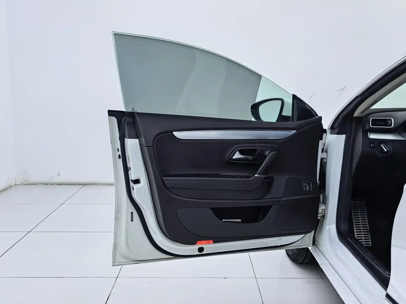 Volkswagen FAW-Volkswagen CC 2018 1.8TSI Luxury фото 20