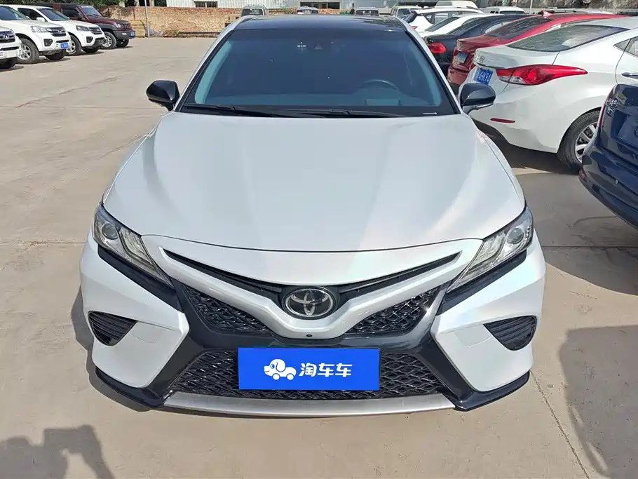 Toyota Camry 2018 2.5S Trend Edition фото 2