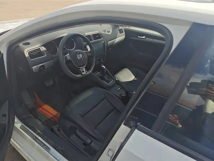 Volkswagen Sagitar 2018 1.6L Automatic Fashion фото 9