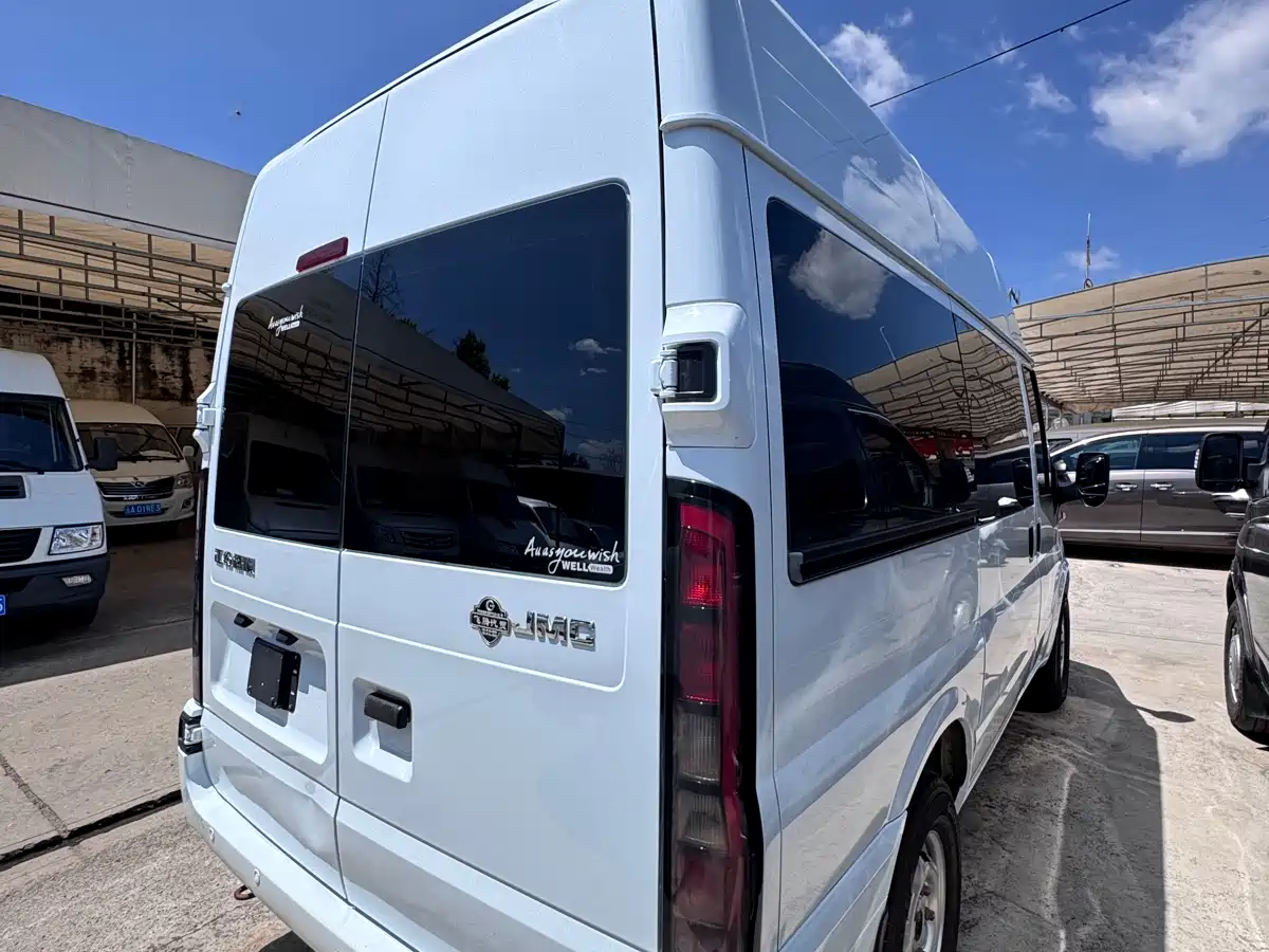 Jiangling JMC Fushun 2023 2023 2.0T Manual Short Wheelbase Medium Roof Commercial Multi-Purpose Vehicle 6-Seater