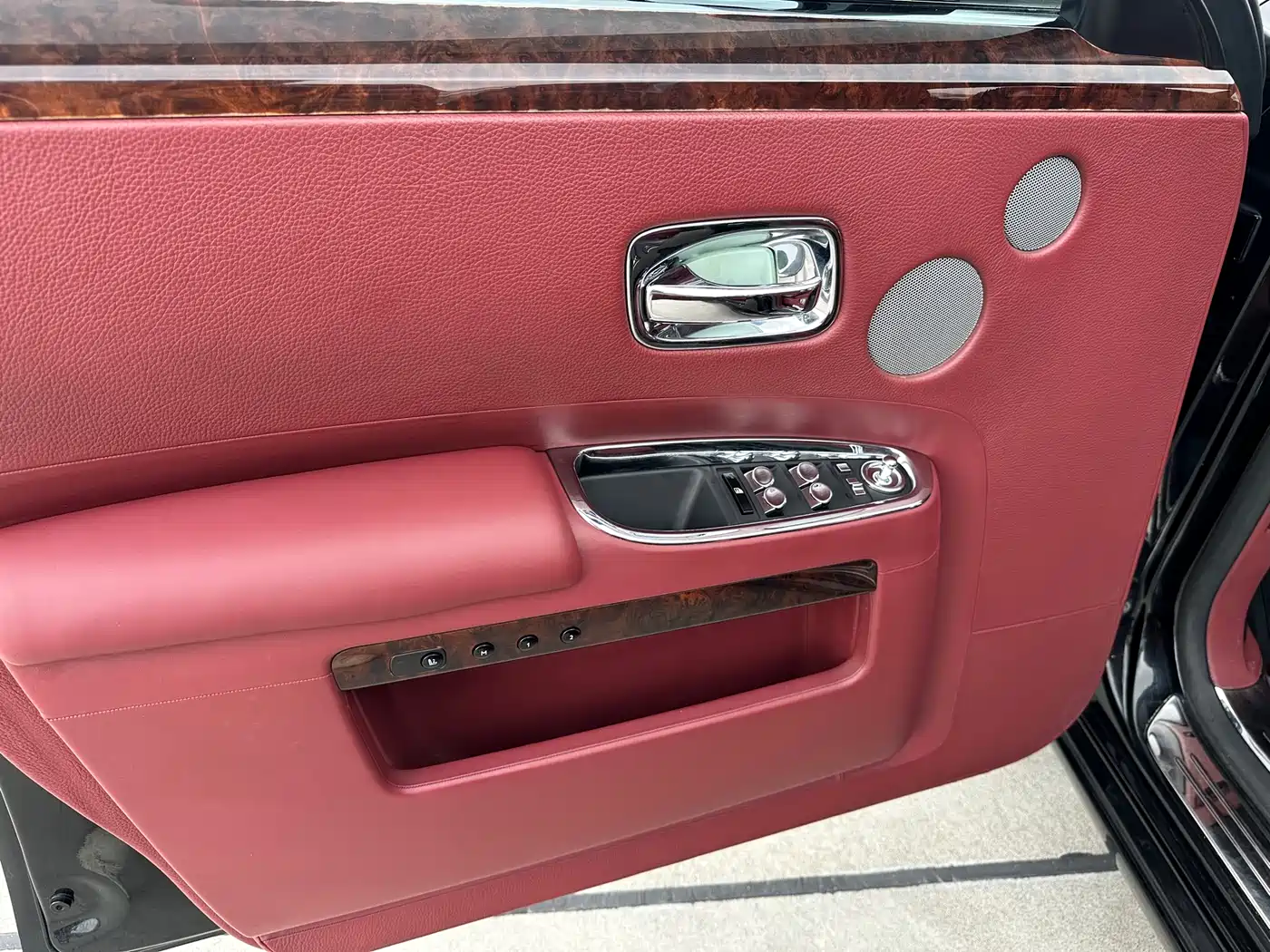Rolls-Royce Ghost 2010 Model 6.6T Standard фото 13