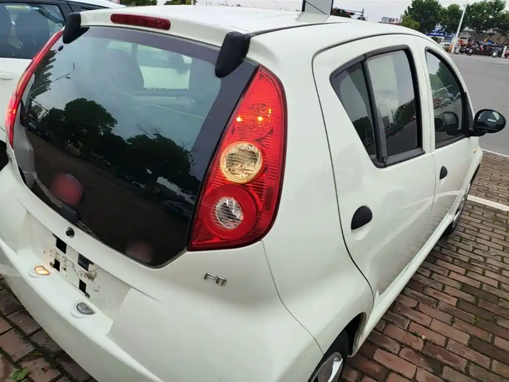 BYD F0 2015 1.0L AMT Xuan Cool Edition фото 8