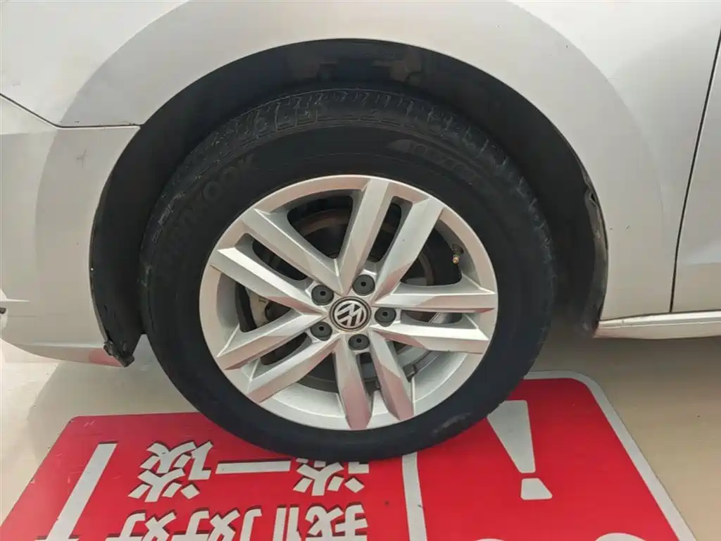 Volkswagen Jetta 2019 Dream Edition 1.5L Manual Fashion фото 23