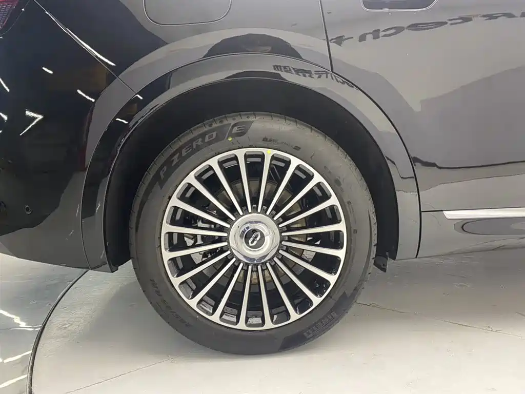 AITO Wenjie AITO M8 2025 Range Extender Max+ Edition 53.4kWh 5-seater фото 11