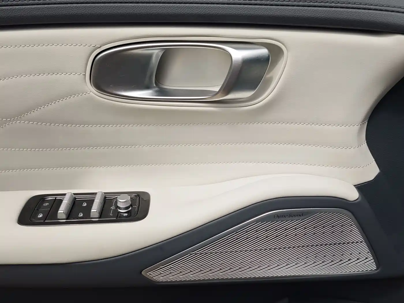 Geely Galaxy Galaxy Starship 7 EM-i 2025 120km Navigation Edition фото 10