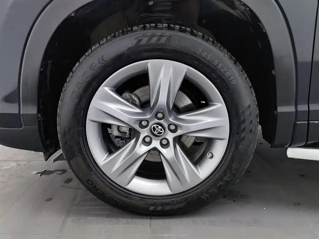 Toyota Highlander 2018 2.0T 4WD Luxury 7-seater China VI фото 17
