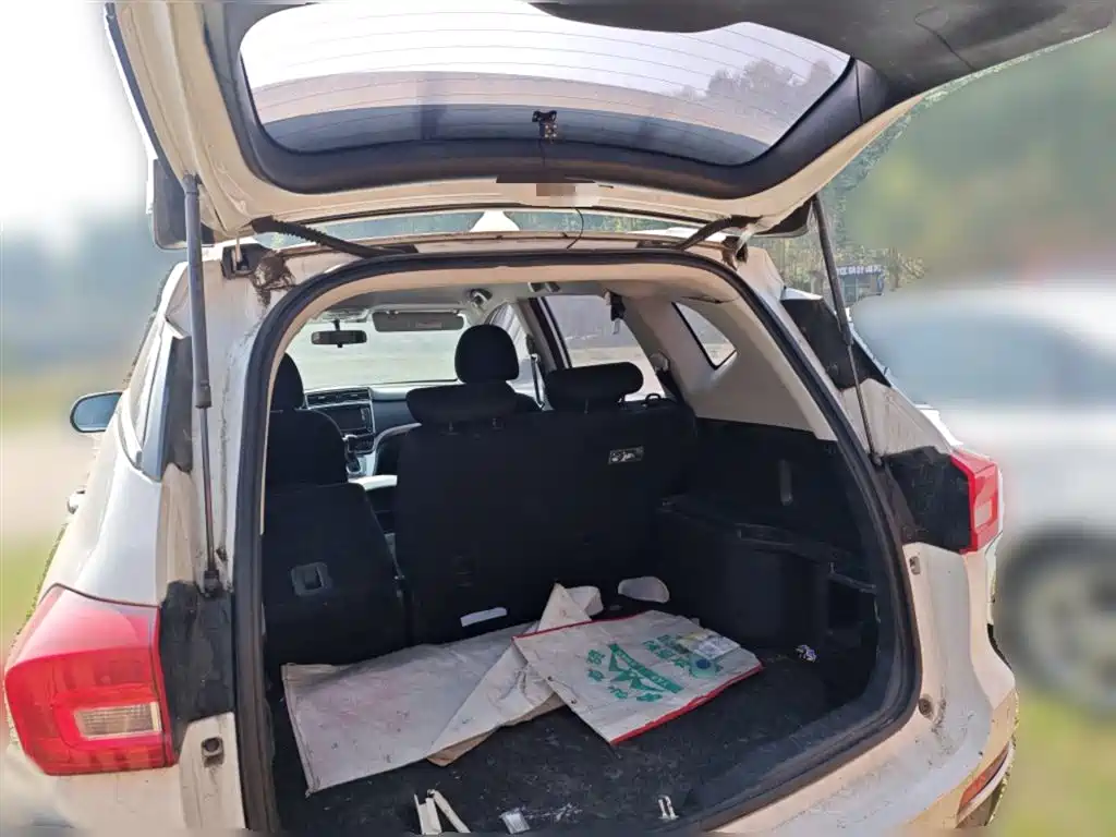 Haval M6 2017 1.5T Automatic 2WD Urban фото 10