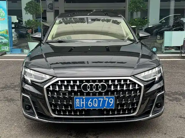 AUDI A8 2024