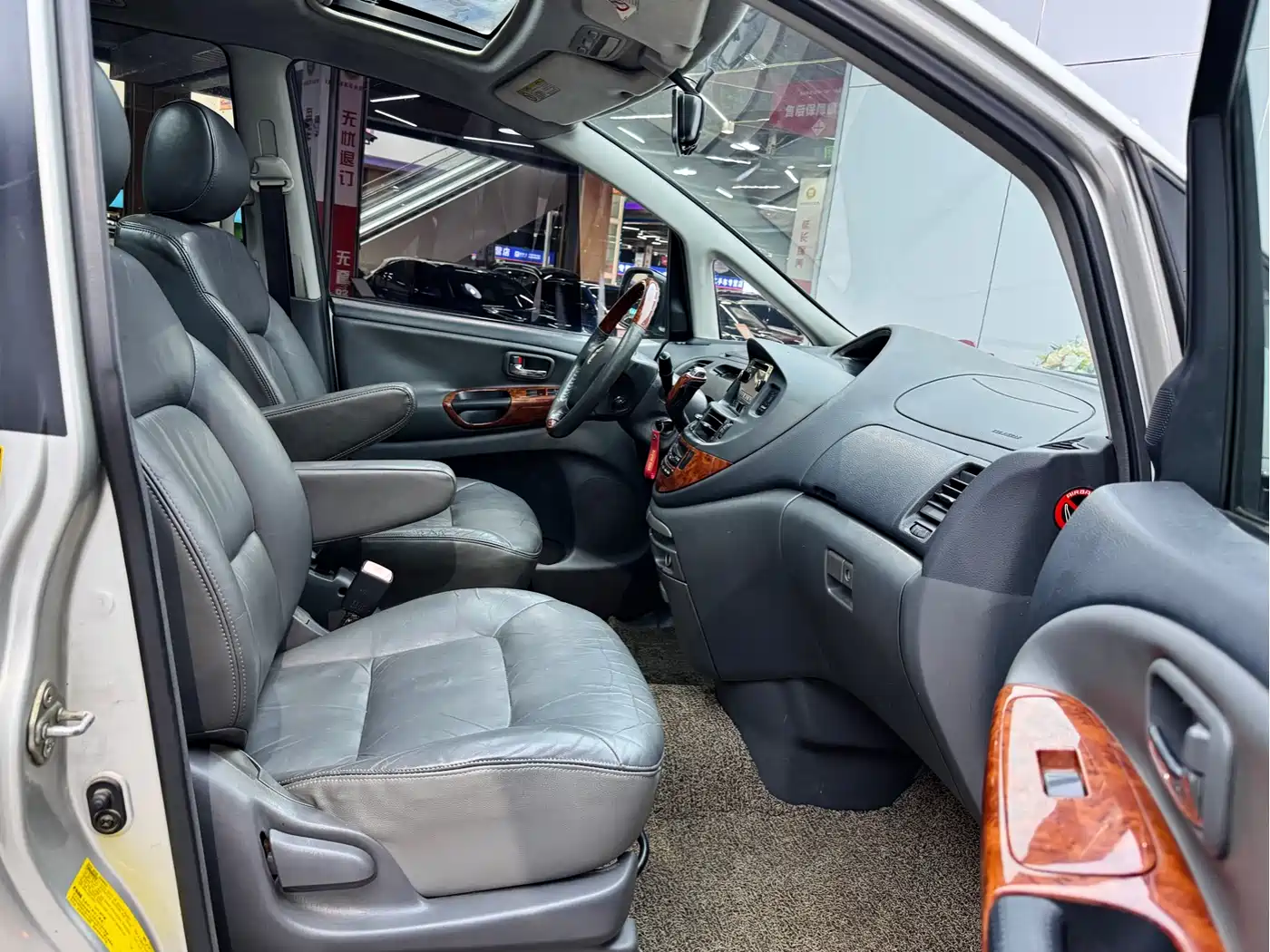 Toyota Previa 2004 2.4L AT фото 17