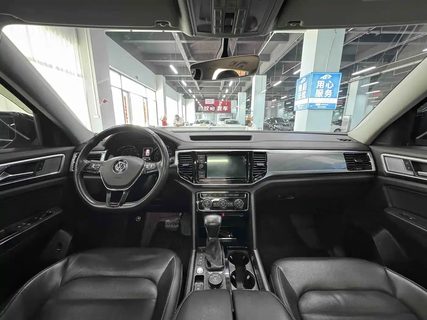Photo 10 - Volkswagen Teramont