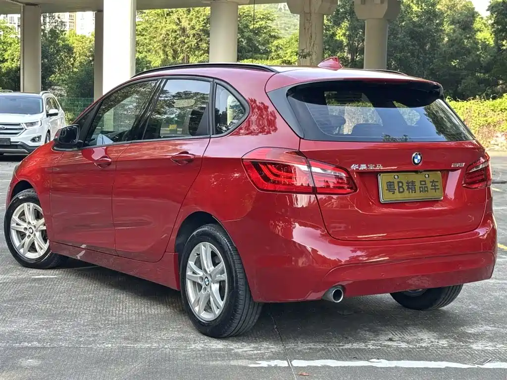 BMW 2 Series Touring 2016 218i Leading фото 5