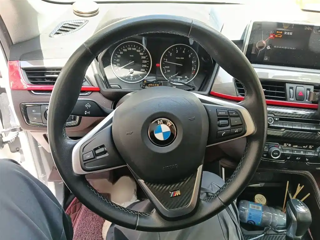 BMW X1 2016 sDrive20Li Luxury Model фото 3